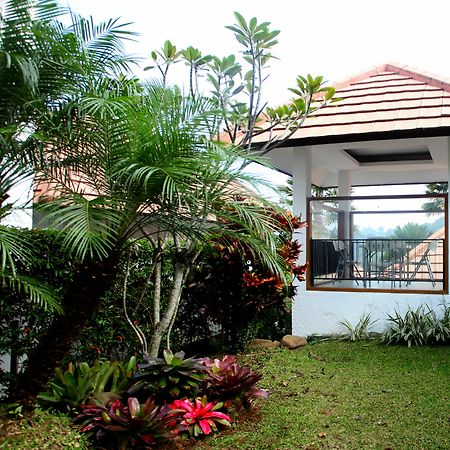 Kencana Villa Dago Bandung Eksteriør bilde